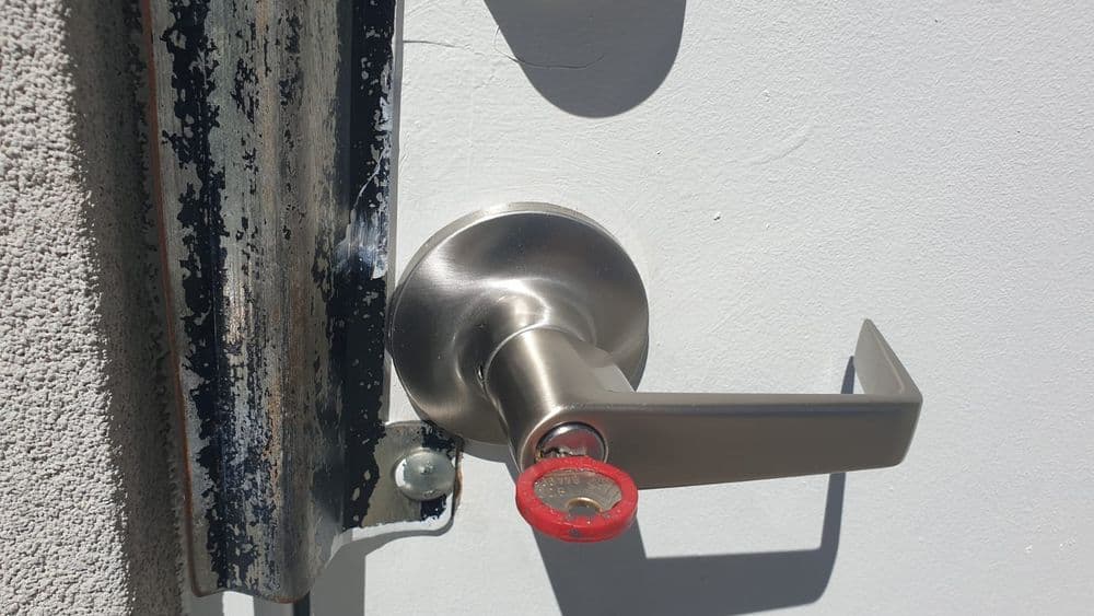 Commercial grade Leverset Installation