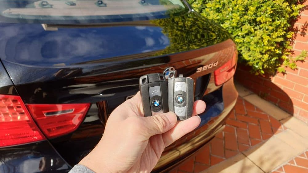 BMW 320i Remote Key car key - Image 1